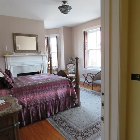 The Swope Manor Bed & Breakfast-2
